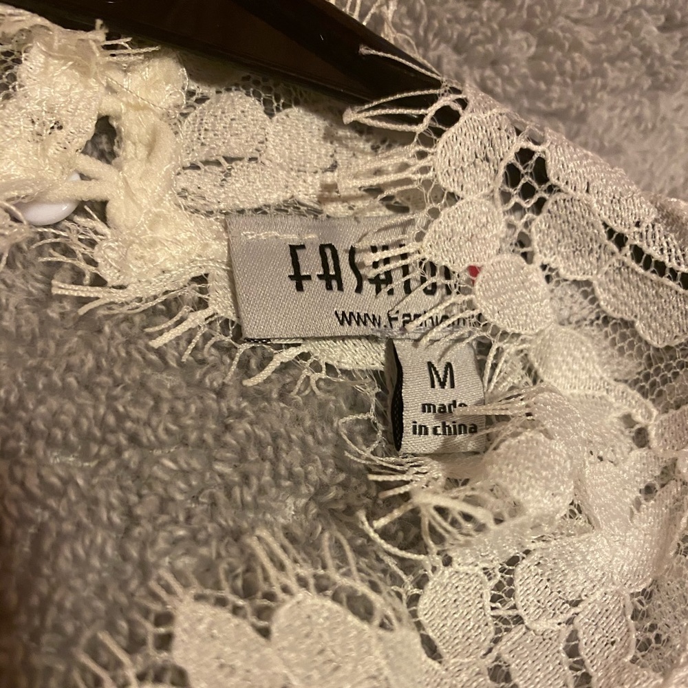 Laced top - Picture 5 of 5